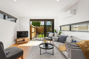 Stylish New 8 Mins CBD Free Parking, Christchurch